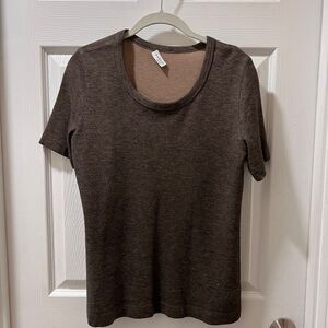 Akris‎ Punto Short Sleeve Scoop Neck T-Shirt in Heather Charcoal Grey-SZ M